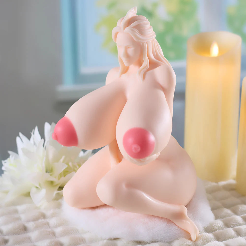 Poupée sexuelle anime hentai Milf Vanessa aux gros seins réalistes et voluptueux pour une expérience tactile immersive et sensuelle