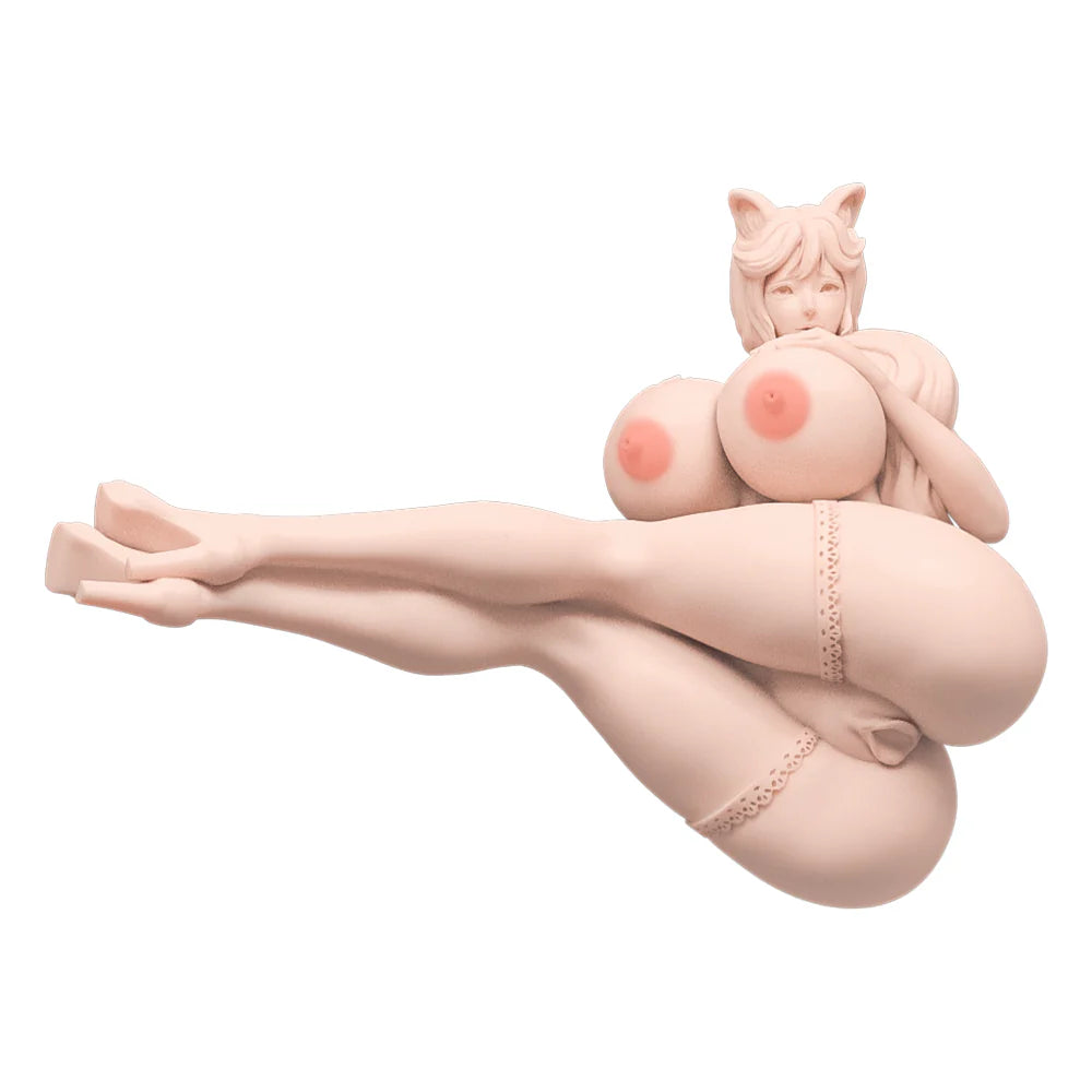 Poupée hentai face vue frontale visage anime regard envoûtant lèvres entrouvertes gros seins