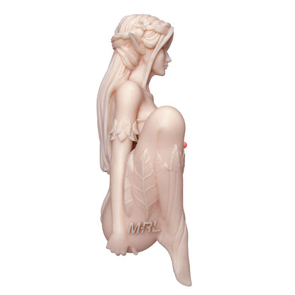 Vue de profil élégant de cette poupée masturbateur masculine, courbes sensuelles et finitions premium