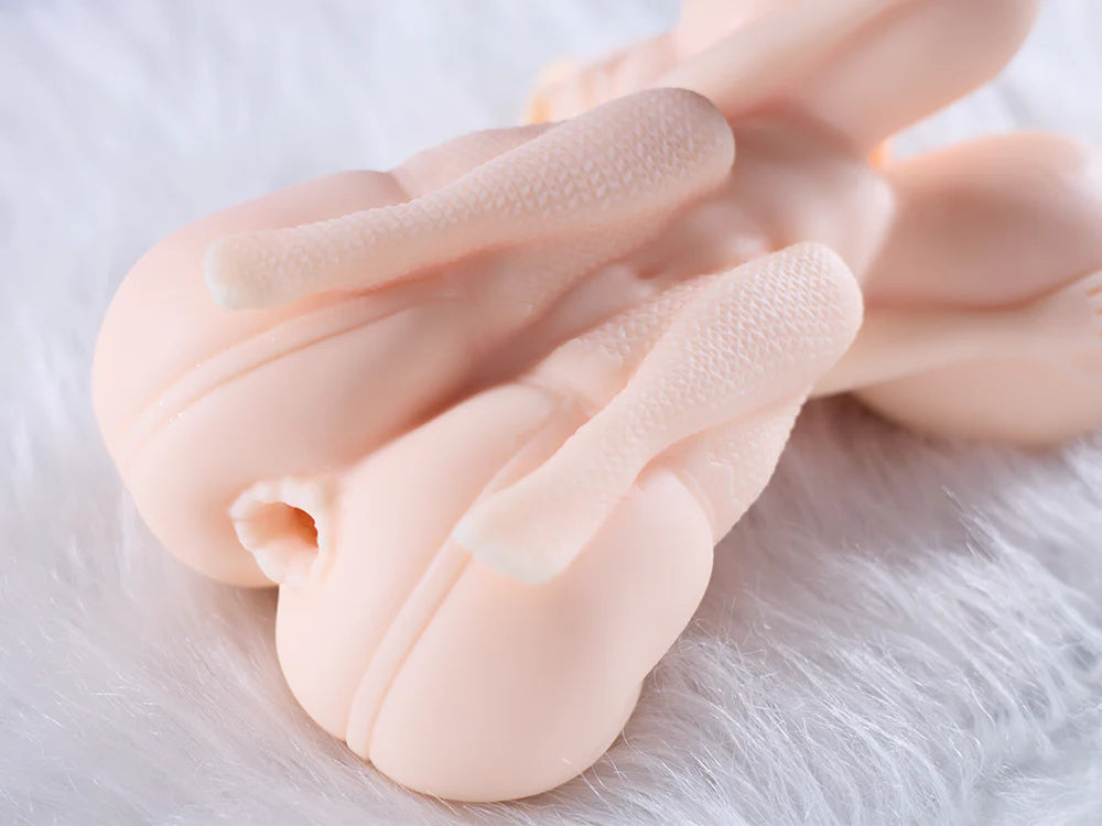 Anus serré et canal traversant du masturbateur buste hentai pour un nettoyage facile et rapide