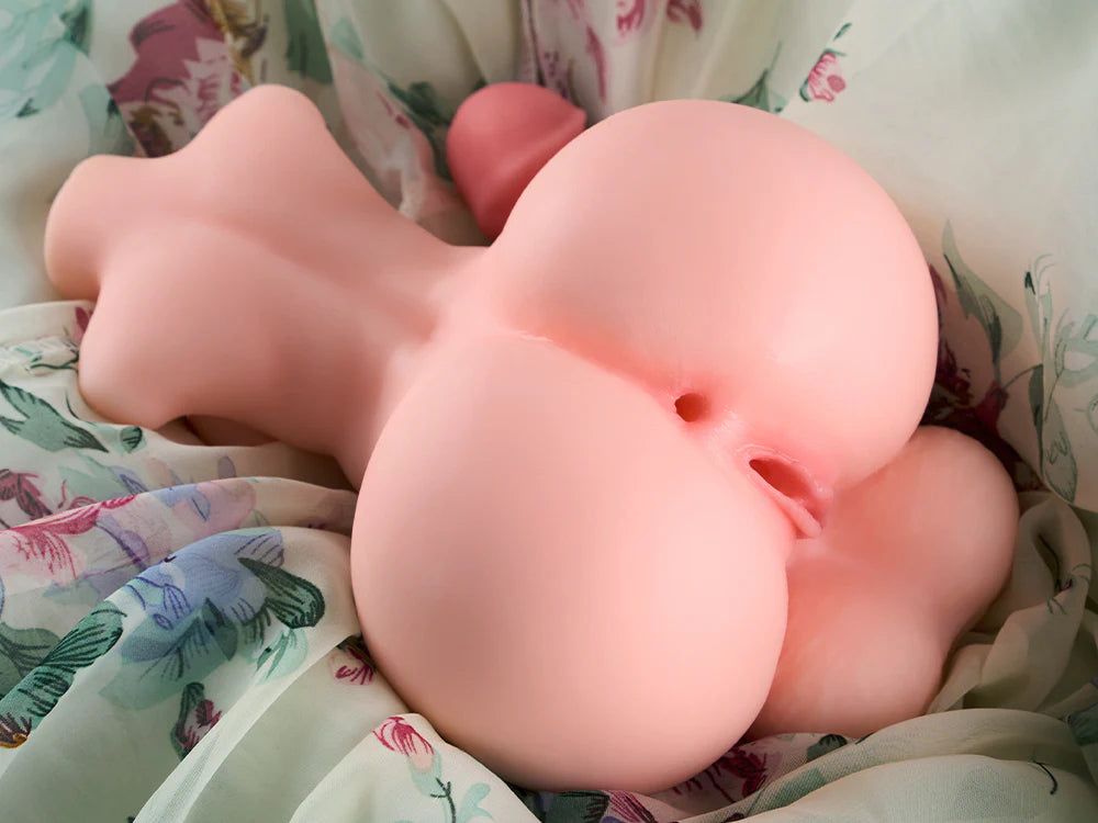 Vue arrière du buste masturbateur hentai montrant l'ouverture anale