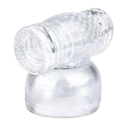 Vue de face de l'accessoire masturbateur transparent pour wand vibrant sur fond neutre
